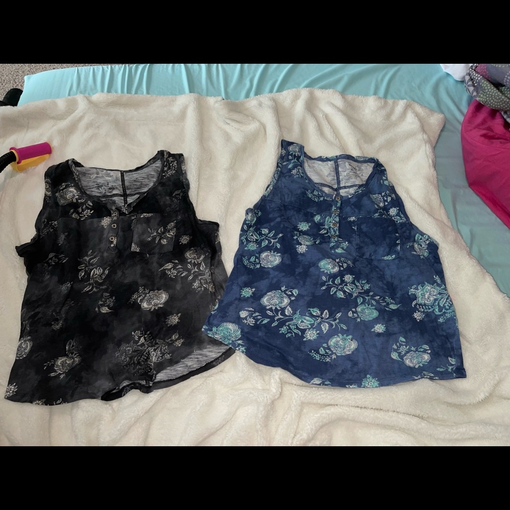 2 XL Sonoma tank tops 1 is blue and 1 is black